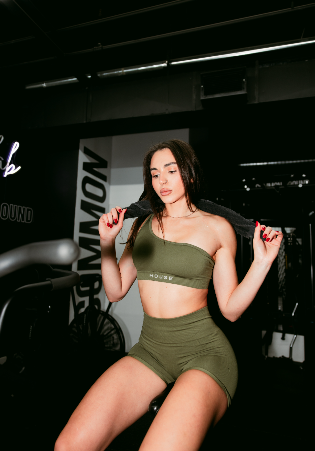 Seamless Asymmetrical Bra - Olive