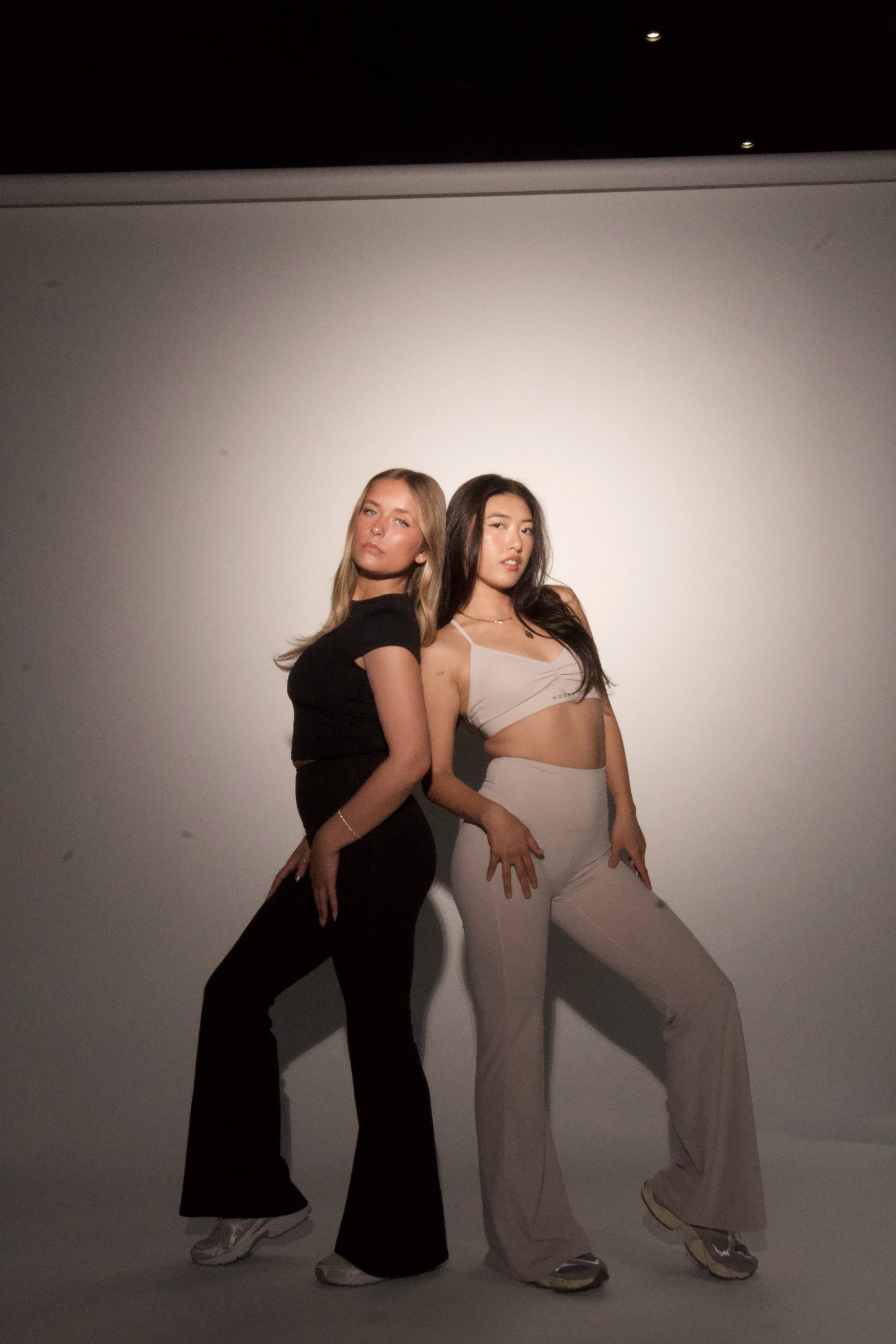 SoftCore Flare Legging - Black