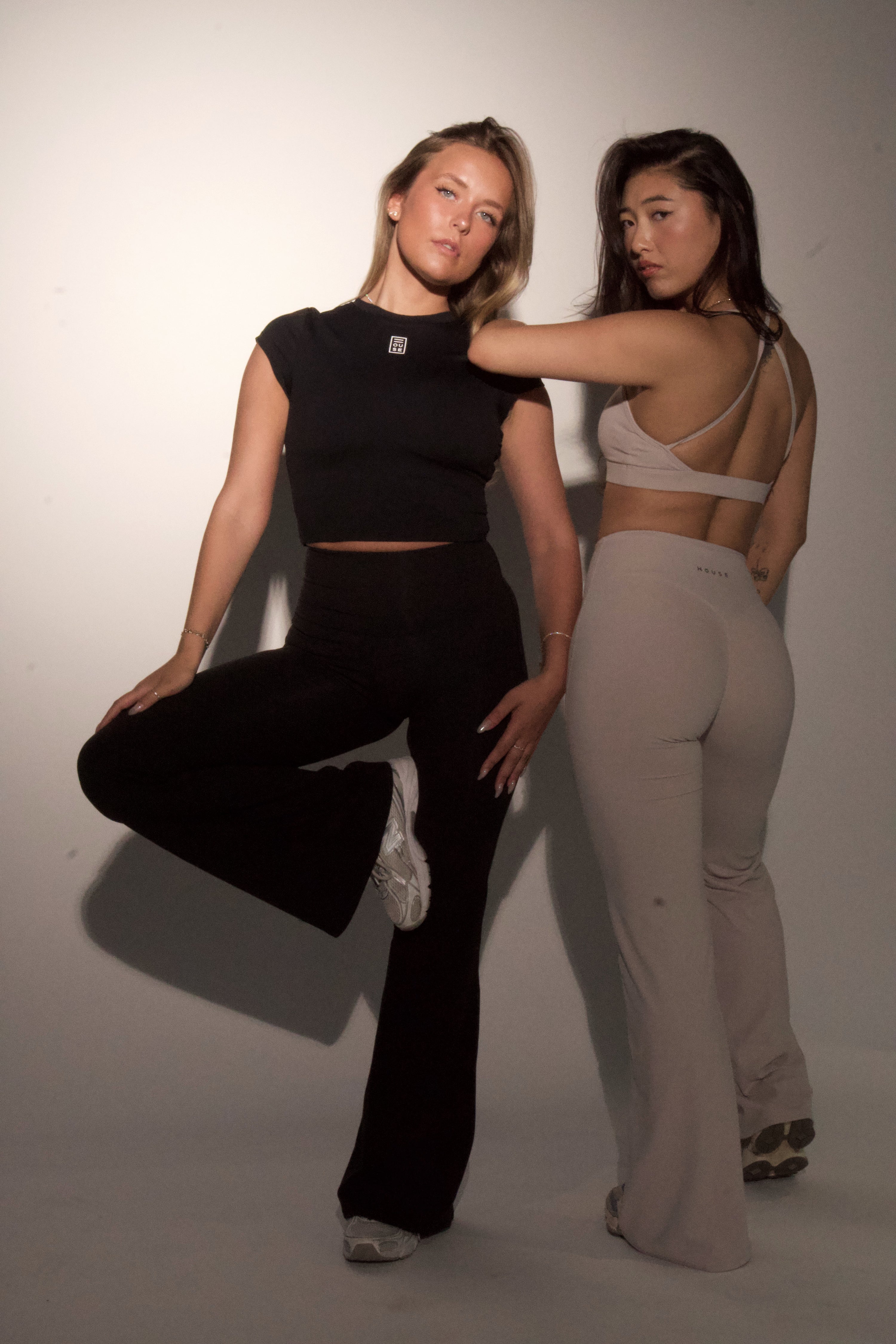 SoftCore Flare Legging - Black