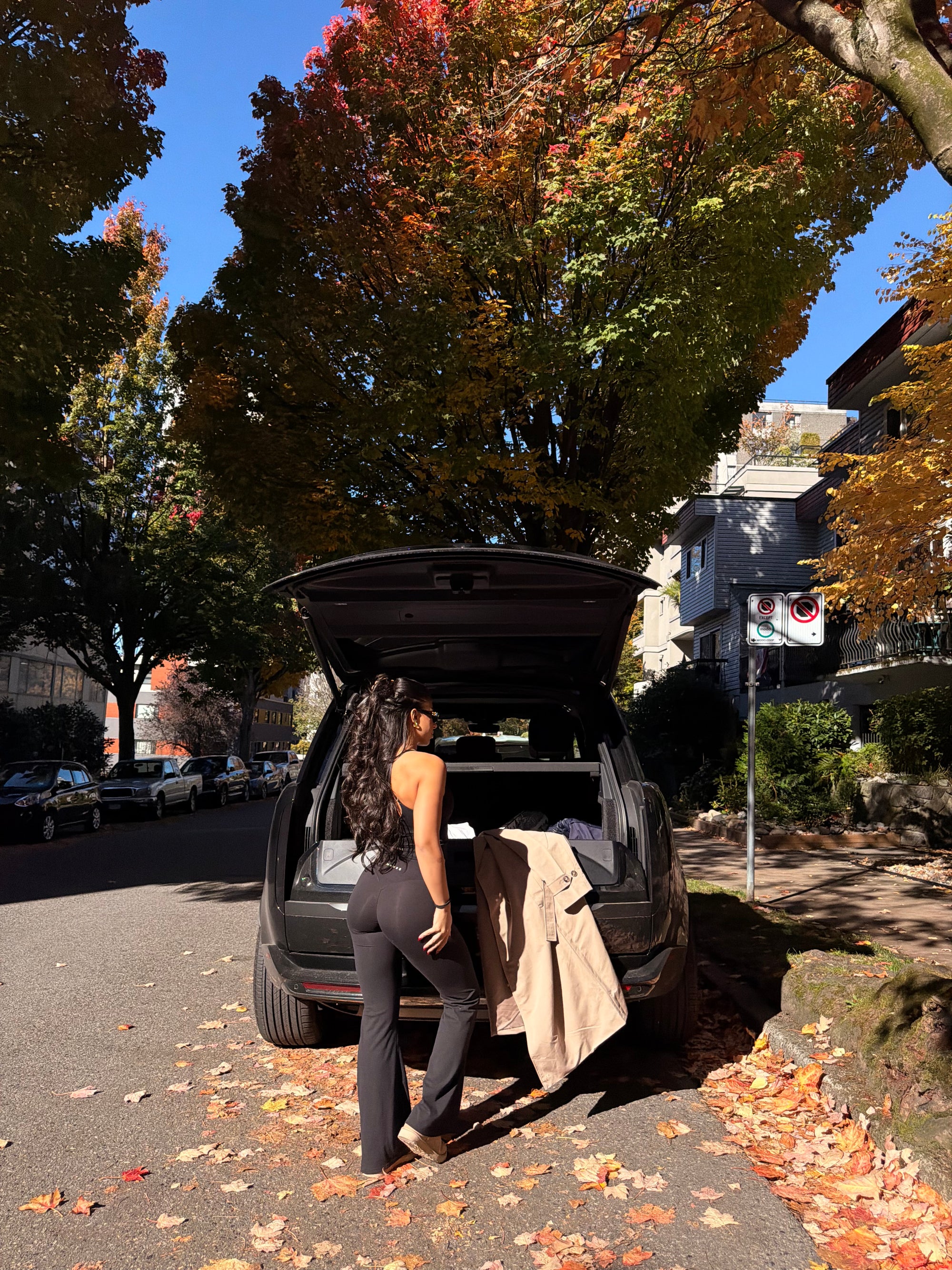 SoftCore Flare Legging - Black