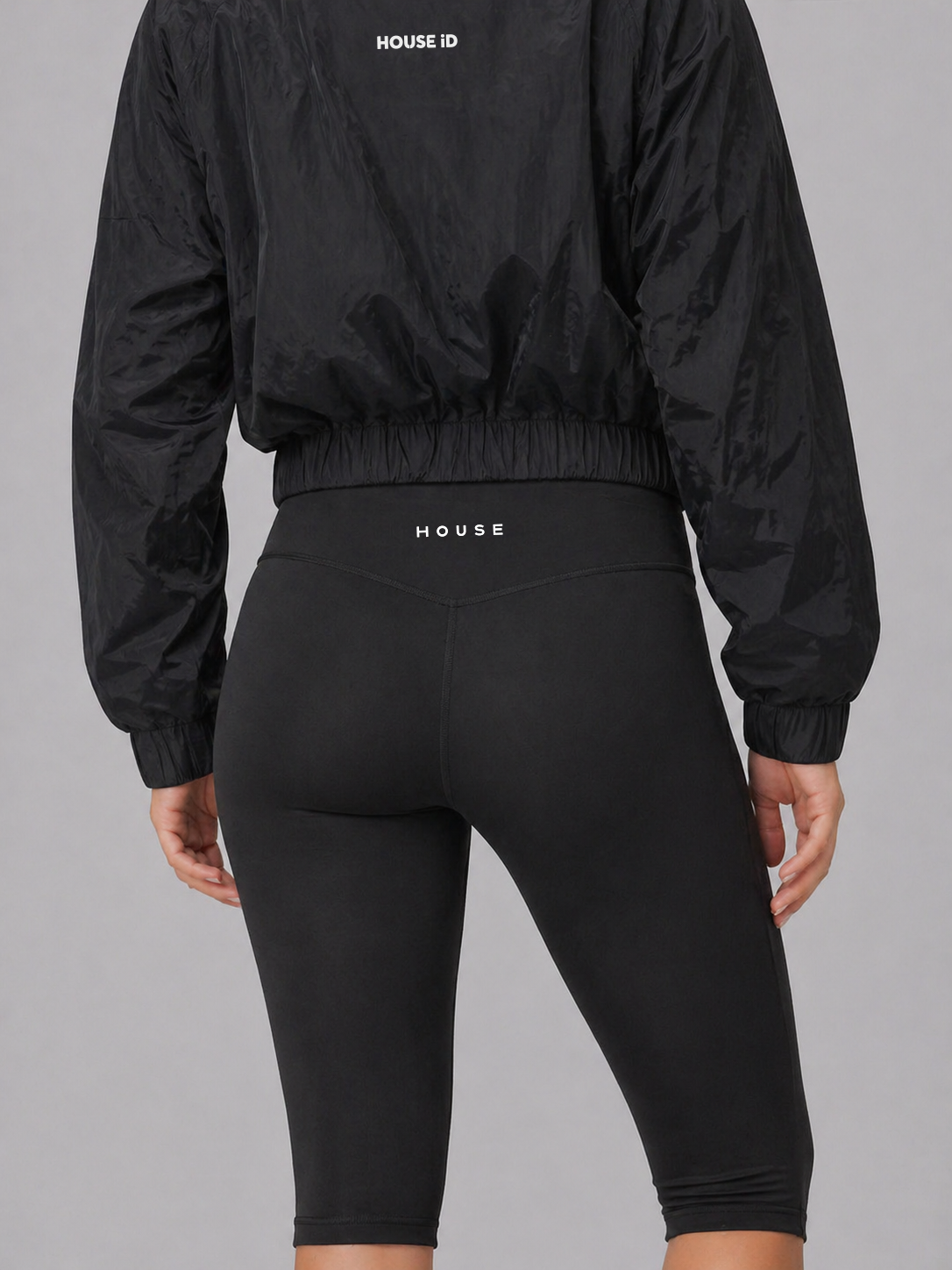 Form Capri - Black