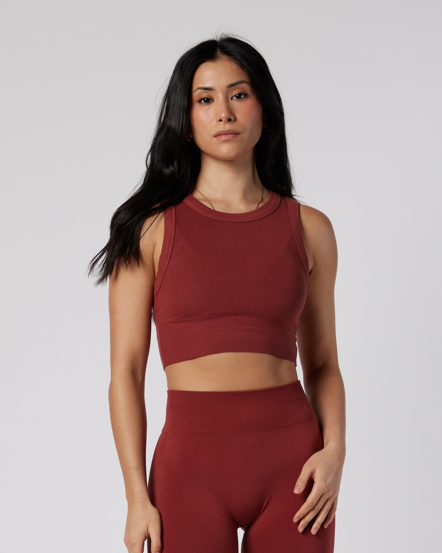 Womens cropped ribbed tank in mars red