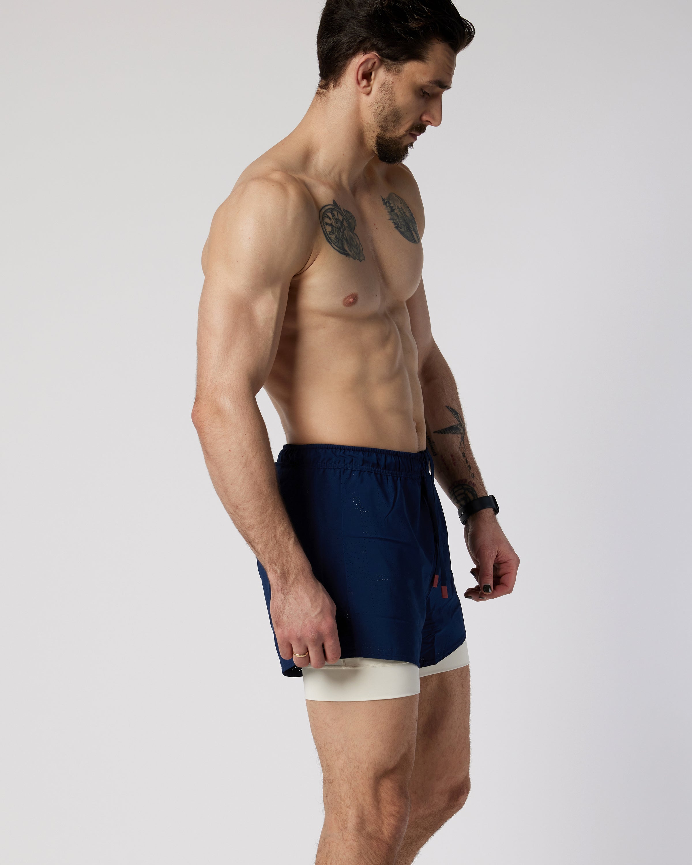 Mens lined sports short in navy and white