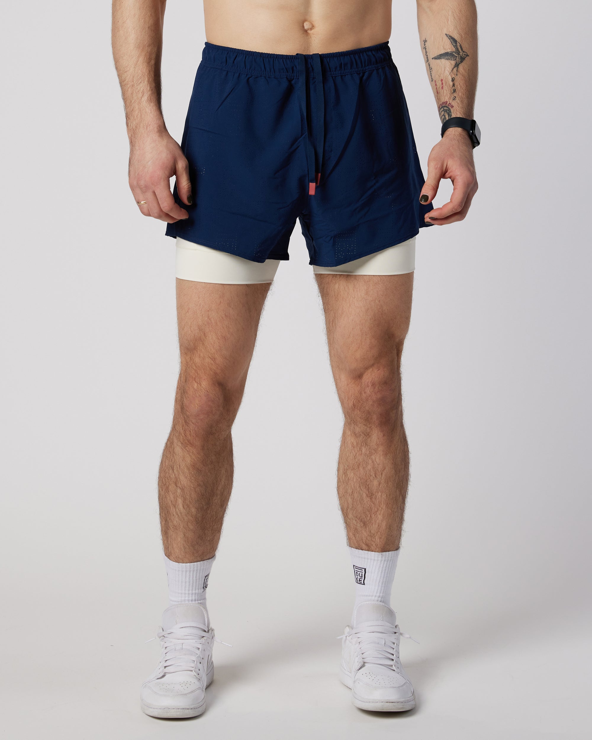 Mens lined sports short in navy and white